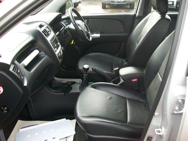 2010 Kia Sportage 2.0 CRDi XS Silver 5dr image 5