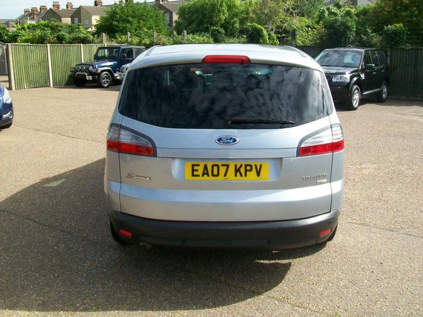 2007 Ford S-MAX 2.0 TDCi Titanium Silver 5dr image 4