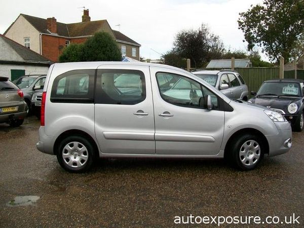 2011 Peugeot Partner Tepee S Hdi 92 Silver dr image 3