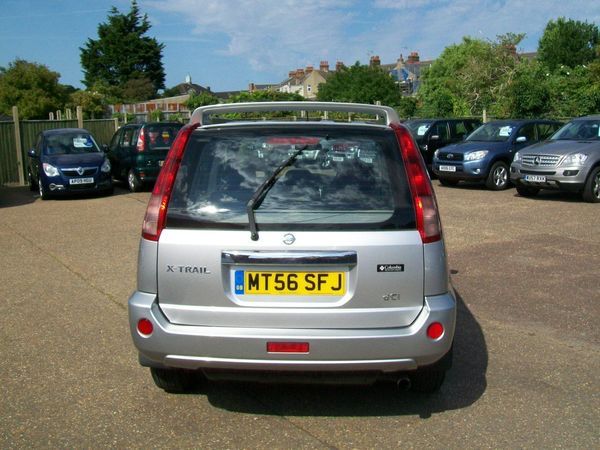 2007 Nissan X-Trail 2.2 dCi 136 Columbia Silver 5dr image 3