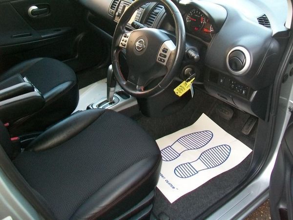 2010 Nissan Note 1.6 Tekna Auto Silver 5dr image 5