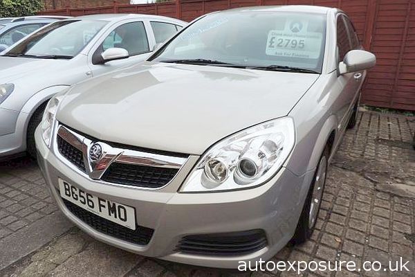 2006 Vauxhall Vectra 1.8i VVT Exclusiv 5dr image 2
