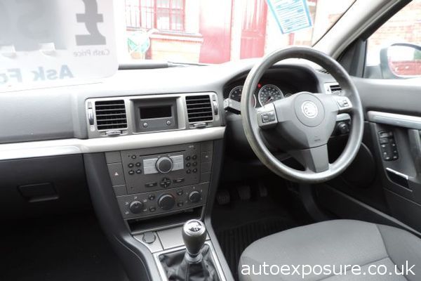 2006 Vauxhall Vectra 1.8i VVT Exclusiv 5dr image 6