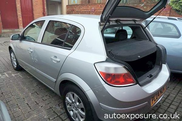 2004 Vauxhall Astra 1.8i 16V Clubr Auto image 3