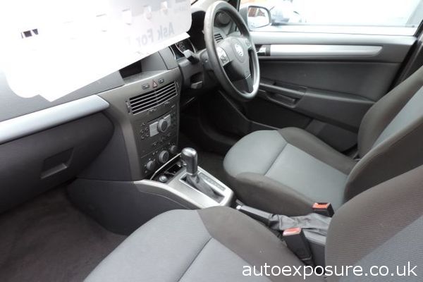2004 Vauxhall Astra 1.8i 16V Clubr Auto image 7