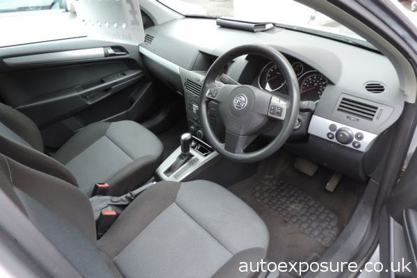 2004 Vauxhall Astra 1.8i 16V Clubr Auto image 8