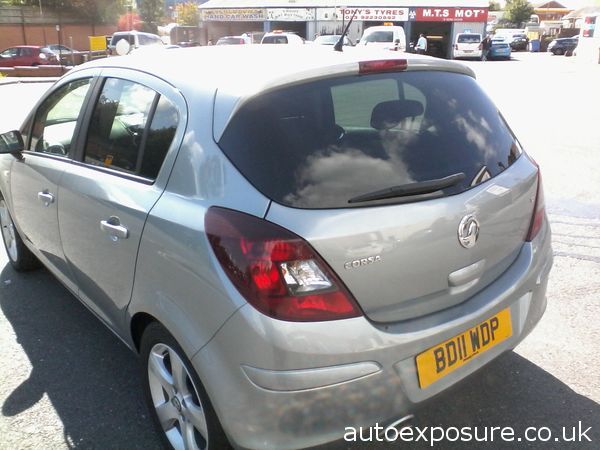 2011 Vauxhall Corsa 1.2i 16V image 3