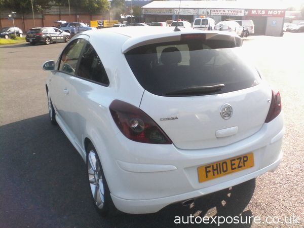 2010 Vauxhall Corsa 1.2i 16V image 3