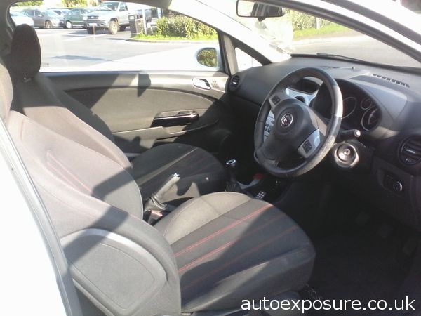 2010 Vauxhall Corsa 1.2i 16V image 5