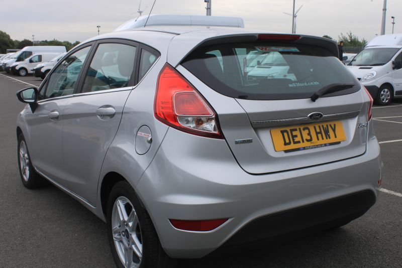 2013 Ford Fiesta 1.5 TDCi Zetec image 4