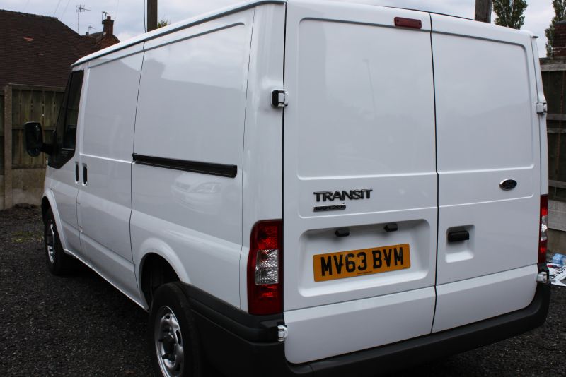 2013 Ford Transit 2.2 TDCi Low Roof Panel Van image 3