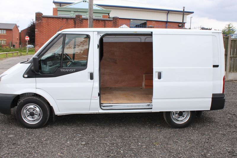 2013 Ford Transit 2.2 TDCi Low Roof Panel Van image 5
