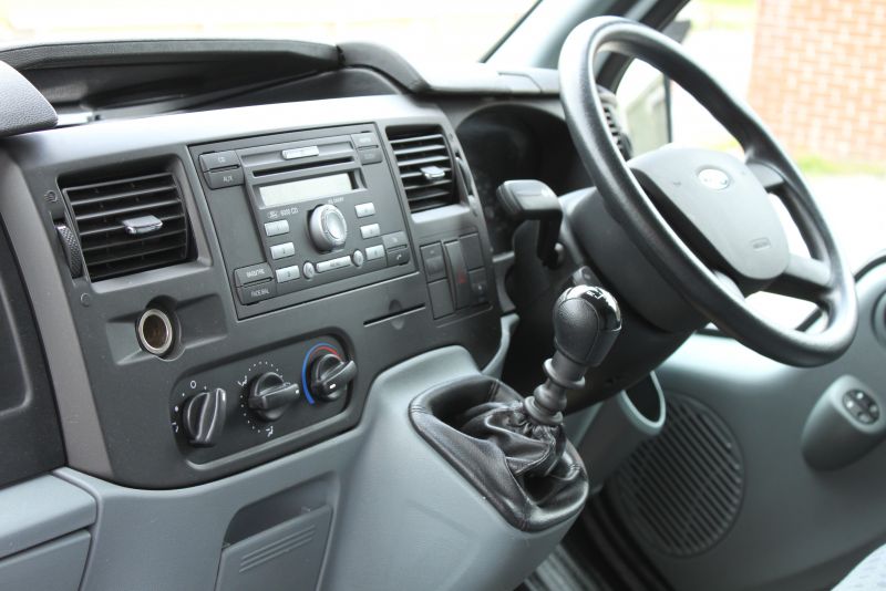 2013 Ford Transit 2.2 TDCi Low Roof Panel Van image 6