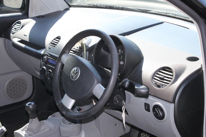 2003 VW Beetle 1.6 image 6