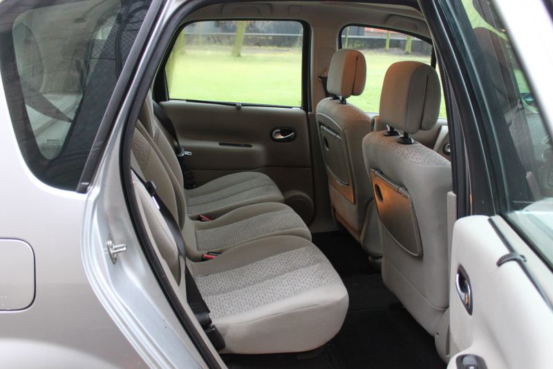 2006 Renault Scenic 1.5dCi Oasis 5dr image 7