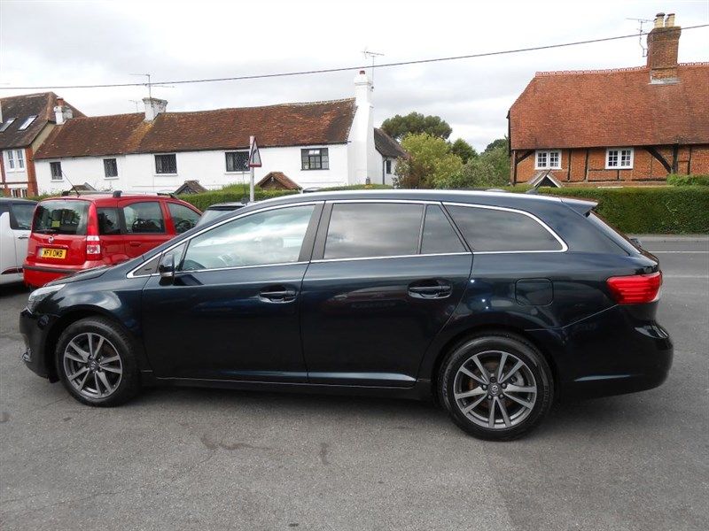 2012 Toyota Avensis TR D-4D DIESEL TOURER image 3