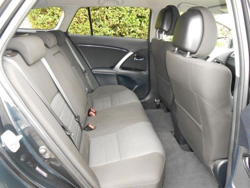 2012 Toyota Avensis TR D-4D DIESEL TOURER image 7