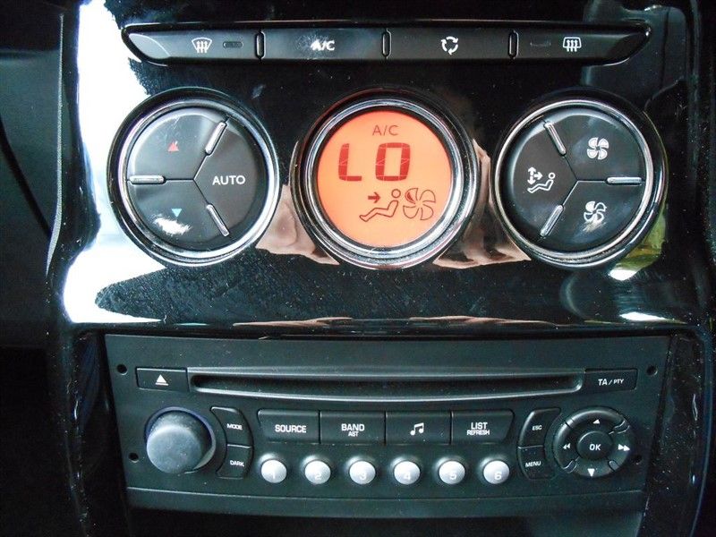 2012 Citroen DS3 E-HDI DSTYLE PLUS DIESEL image 8