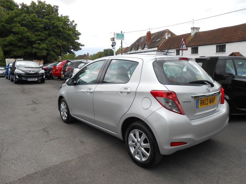 2013 Toyota Yaris D-4D TR DIESEL image 3