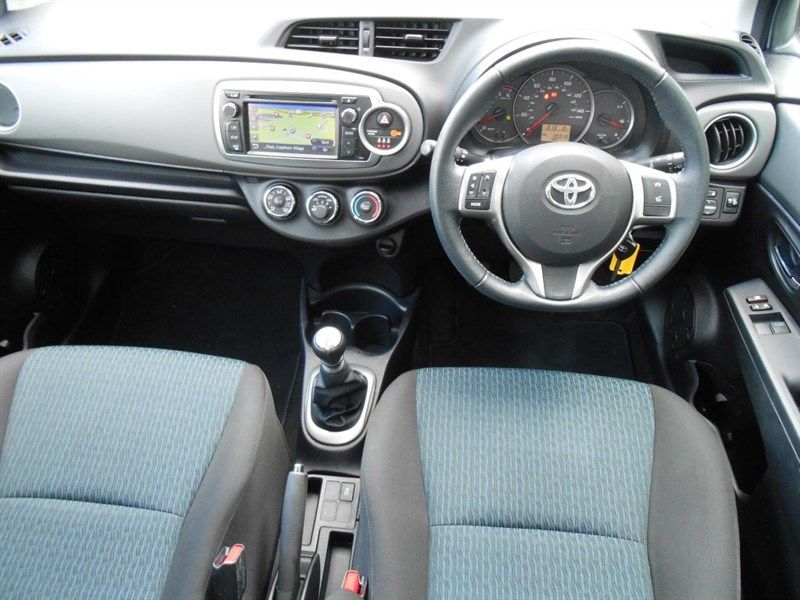 2013 Toyota Yaris D-4D TR DIESEL image 5