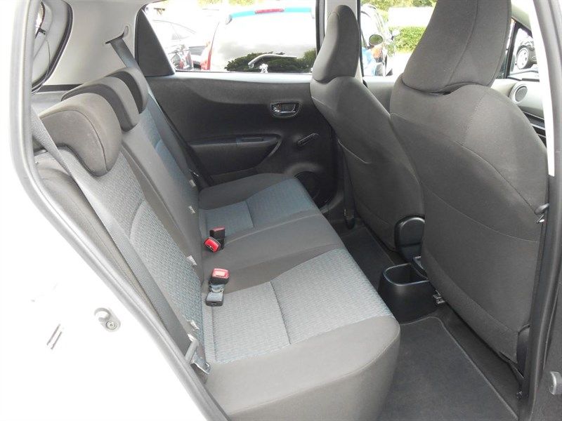 2013 Toyota Yaris D-4D TR DIESEL image 6