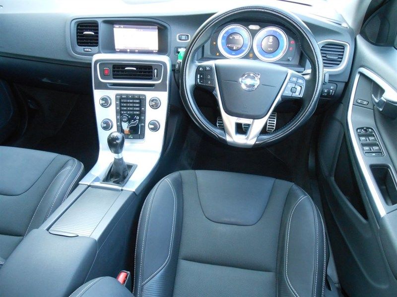 2011 Volvo S60 T3 R-DESIGN PETROL image 5