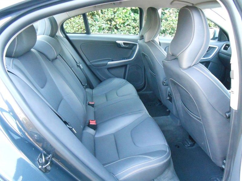 2011 Volvo S60 T3 R-DESIGN PETROL image 6