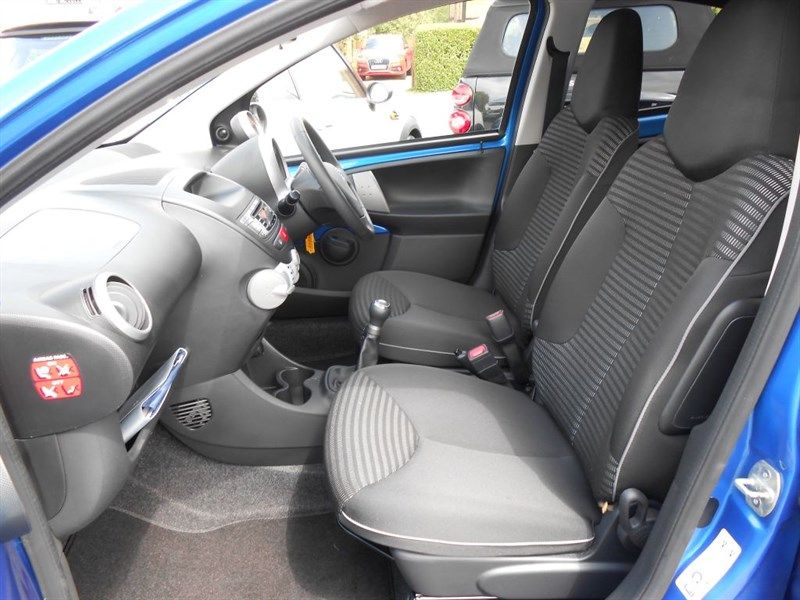 2013 Peugeot 107 ALLURE PETROL image 6