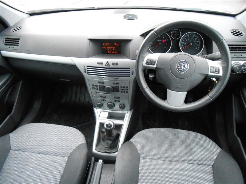 2010 Vauxhall Astra ACTIVE PETROL image 5