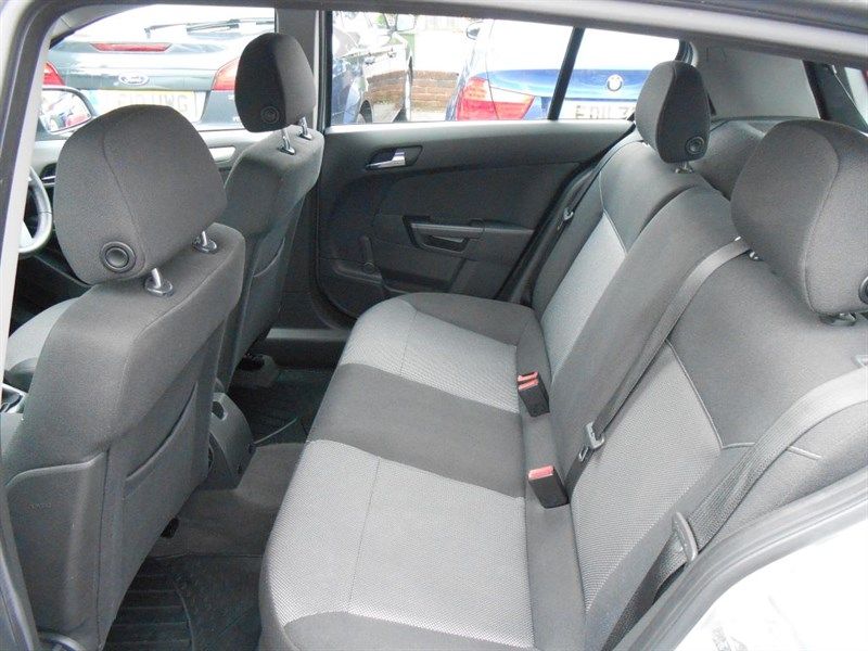 2010 Vauxhall Astra ACTIVE PETROL image 6