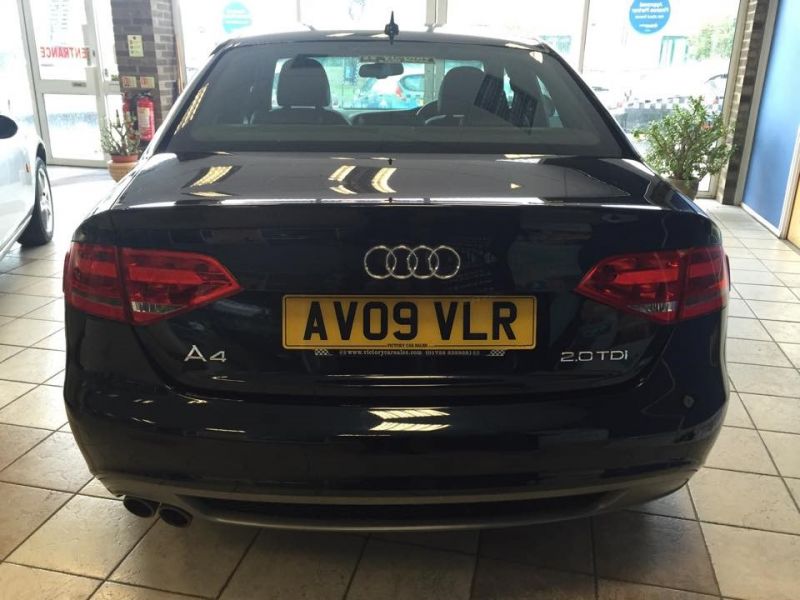2009 Audi A4 TDI S LINE image 3