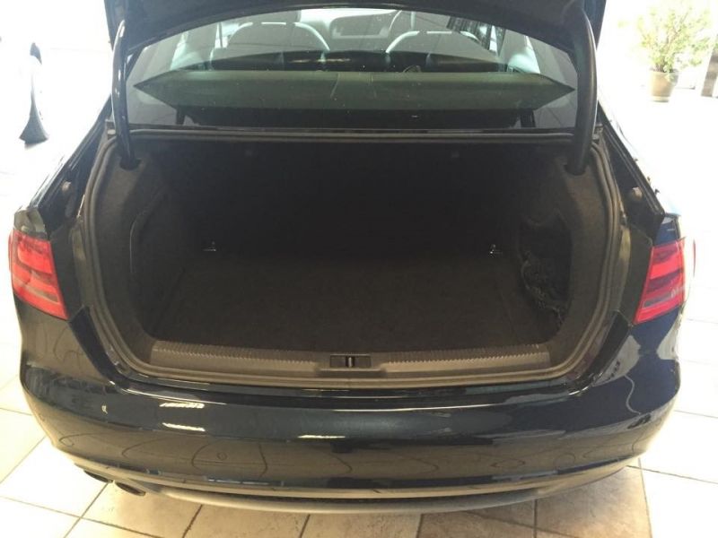 2009 Audi A4 TDI S LINE image 4