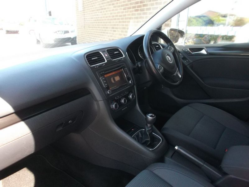 2010 Volkswagen Golf SE TDI image 4