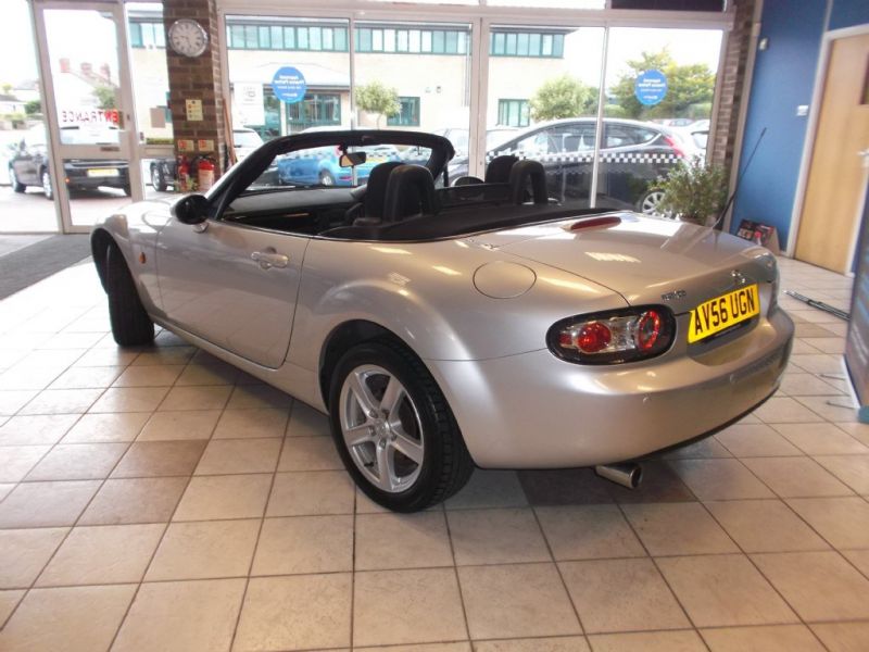 2006 Mazda MX-5 I image 2