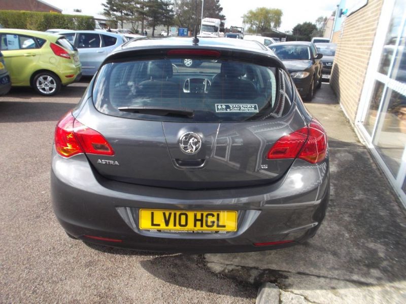 2010 Vauxhall Astra EXCLUSIV image 3
