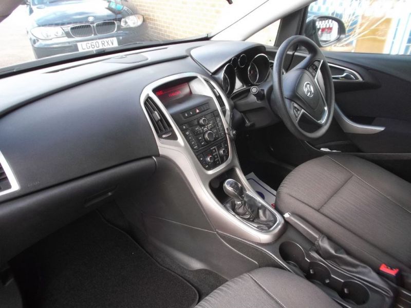 2010 Vauxhall Astra EXCLUSIV image 5
