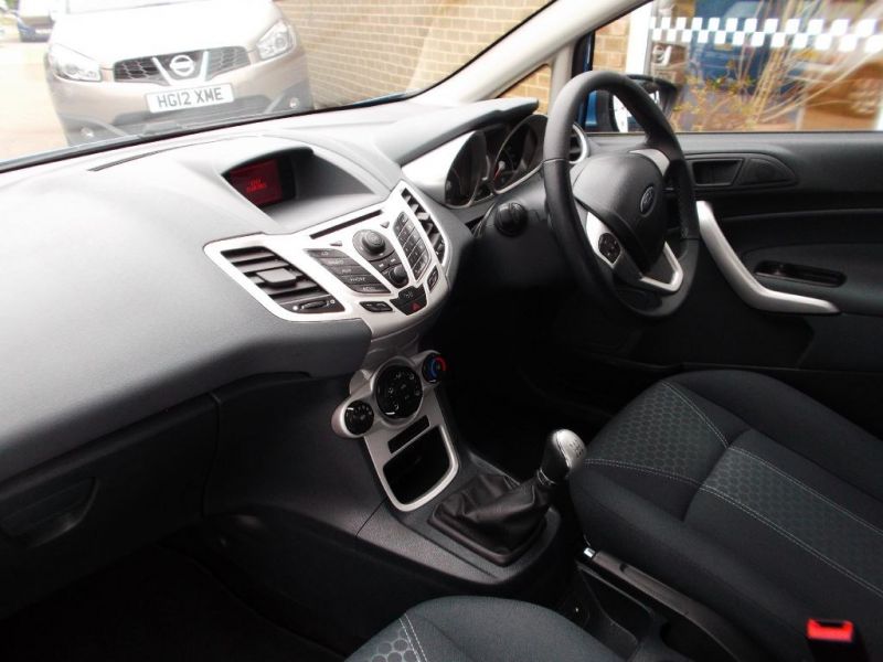 2010 Ford Fiesta ZETEC 16V image 5