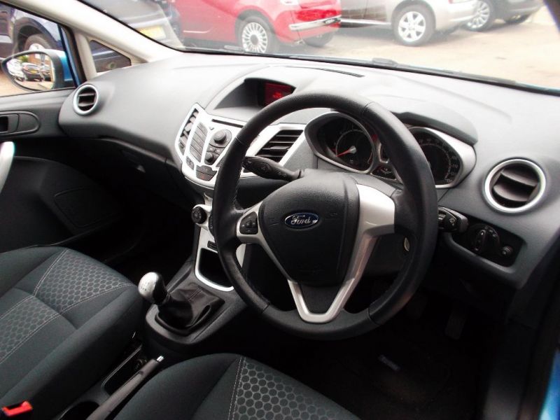 2010 Ford Fiesta ZETEC 16V image 6