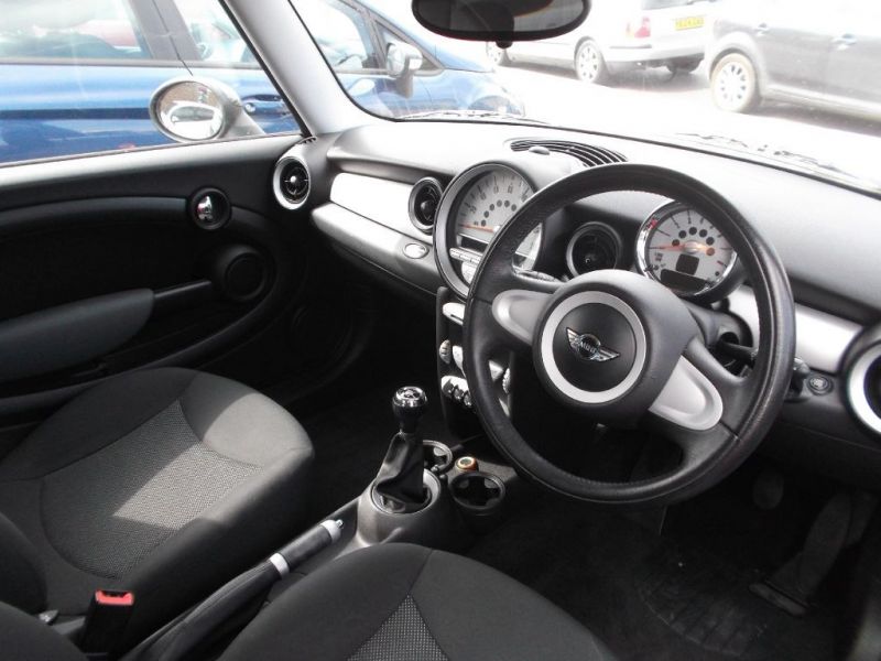 2009 MINI Hatch COOPER PEPPER PACK image 5