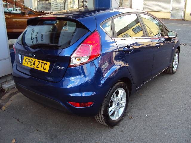 2015 Ford Fiesta 1.25 82PS Zetec 5-dr Hatchback image 2