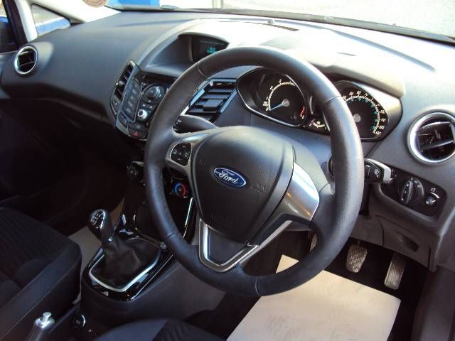2015 Ford Fiesta 1.25 82PS Zetec 5-dr Hatchback image 5