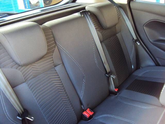 2015 Ford Fiesta 1.25 82PS Zetec 5-dr Hatchback image 7