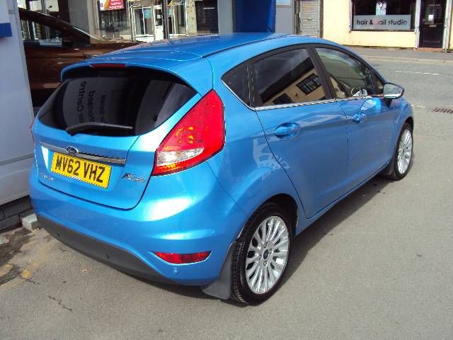 2012 Ford Fiesta 1.4 96PS Titanium 5-dr Hatchback image 2