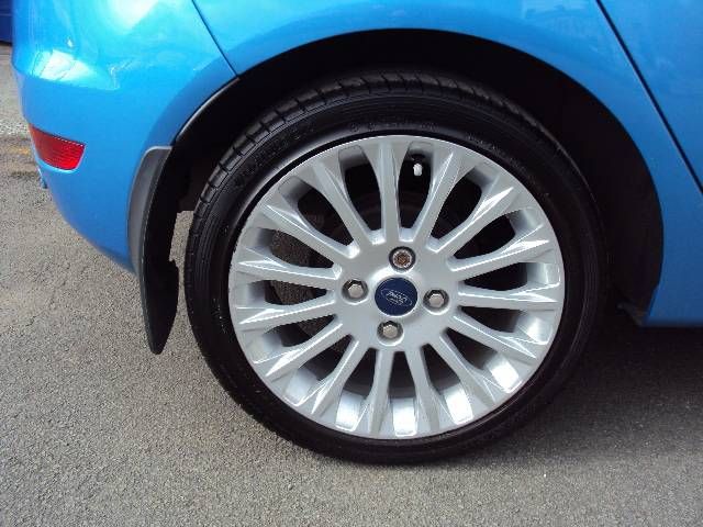 2012 Ford Fiesta 1.4 96PS Titanium 5-dr Hatchback image 9