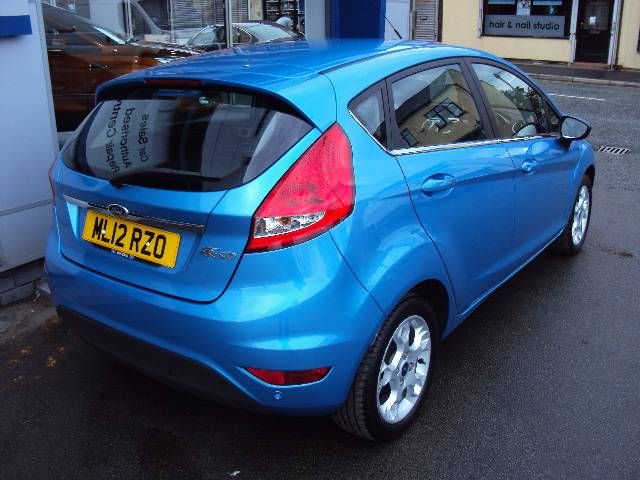 2012 Ford Fiesta 1.4 TDCi Zetec 5-dr Hatchback image 2