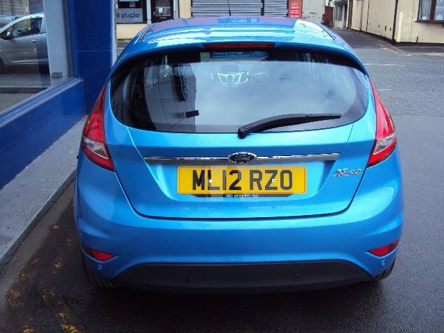 2012 Ford Fiesta 1.4 TDCi Zetec 5-dr Hatchback image 4