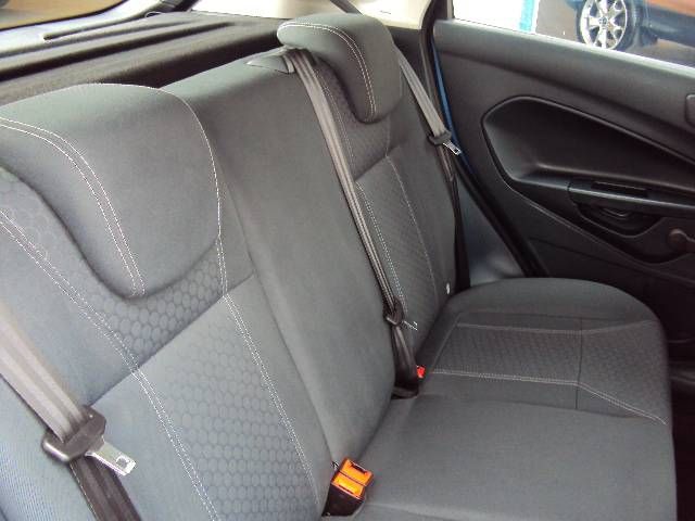 2012 Ford Fiesta 1.4 TDCi Zetec 5-dr Hatchback image 7