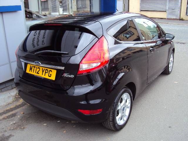 2012 Ford Fiesta 1.4 TDCi Zetec 3-dr Hatchback image 2
