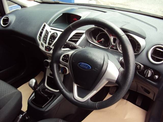 2012 Ford Fiesta 1.4 TDCi Zetec 3-dr Hatchback image 5