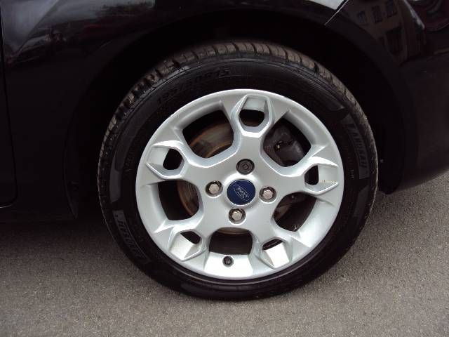 2012 Ford Fiesta 1.4 TDCi Zetec 3-dr Hatchback image 9
